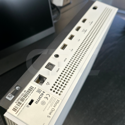 Xbox One S 1TB + 1 Controller